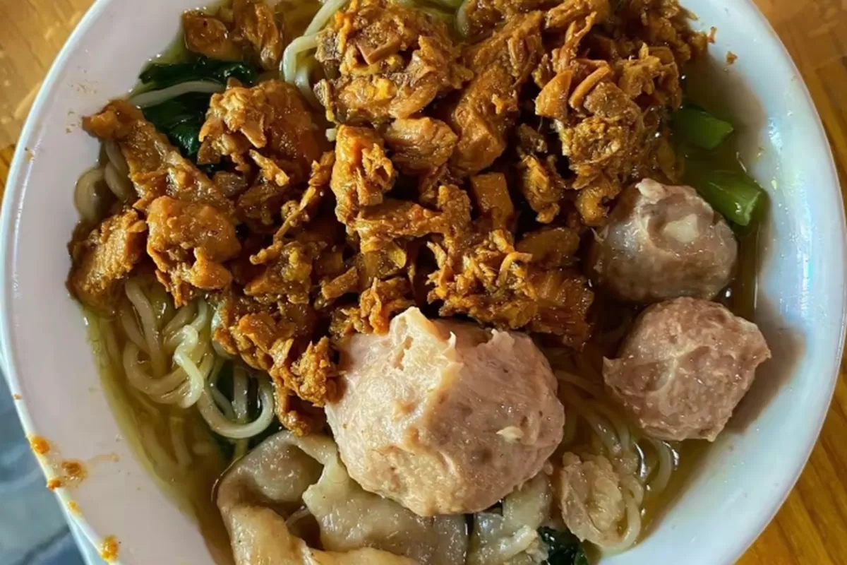 Mie Ayam Bakso Soto Pak Tohir: Rasa yang Menyatu dengan Jiwa Cilacap